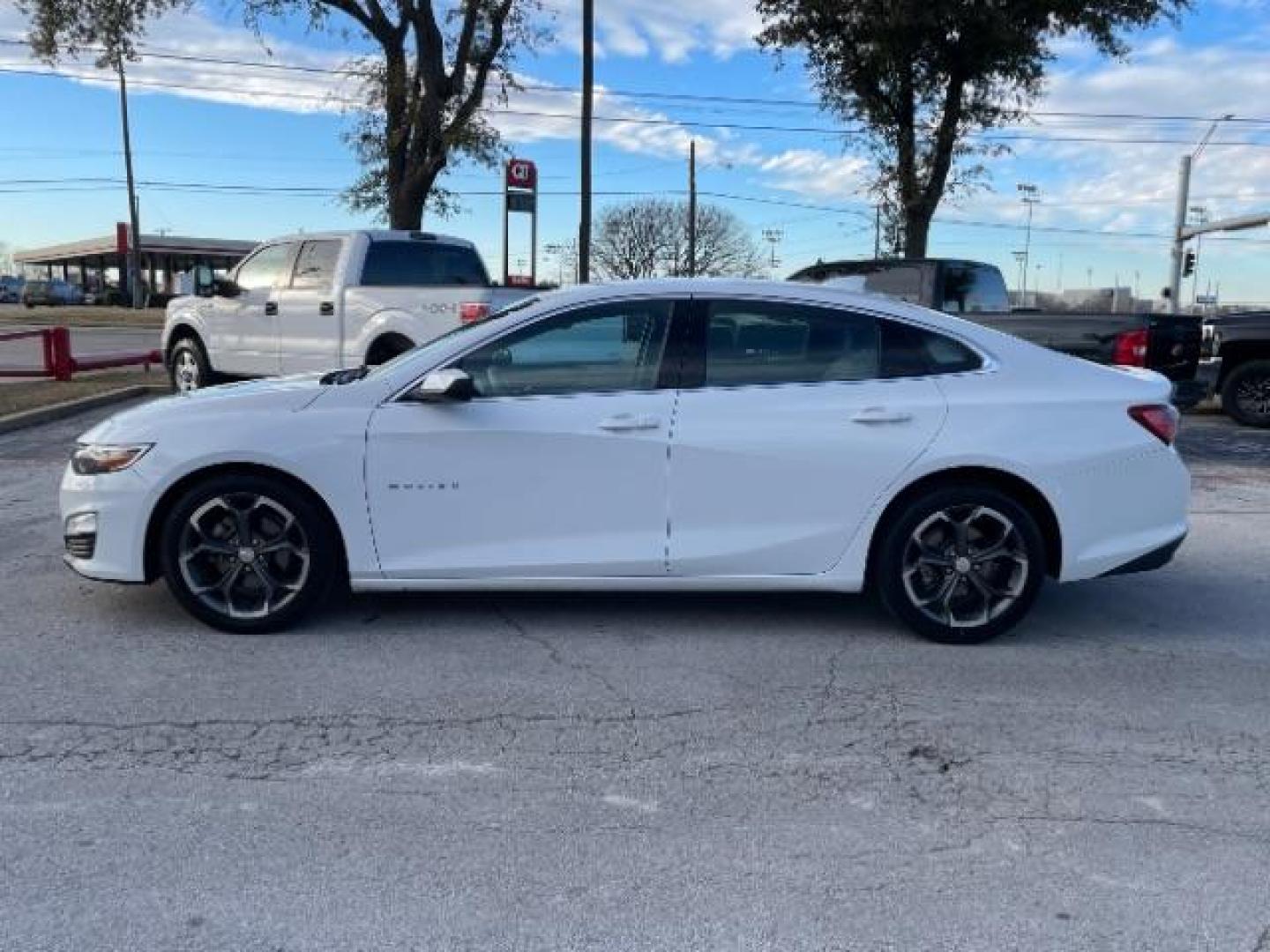 2022 Summit White Chevrolet Malibu LT (1G1ZD5ST3NF) with an 1.5L L4 DOHC 16V engine, 6-Speed Automatic transmission, located at 12182 Garland Rd, Dallas, TX, 75218, (214) 521-2040, 0.000000, 0.000000 - Photo#1